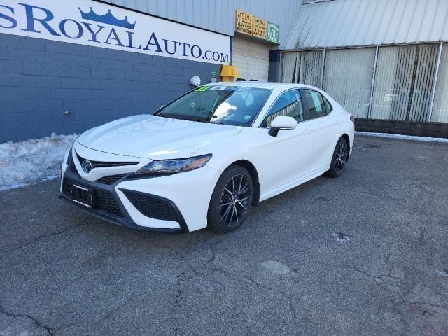 Used 2022 Toyota Camry SE with VIN 4T1G11AK0NU037269 for sale in Owego, NY