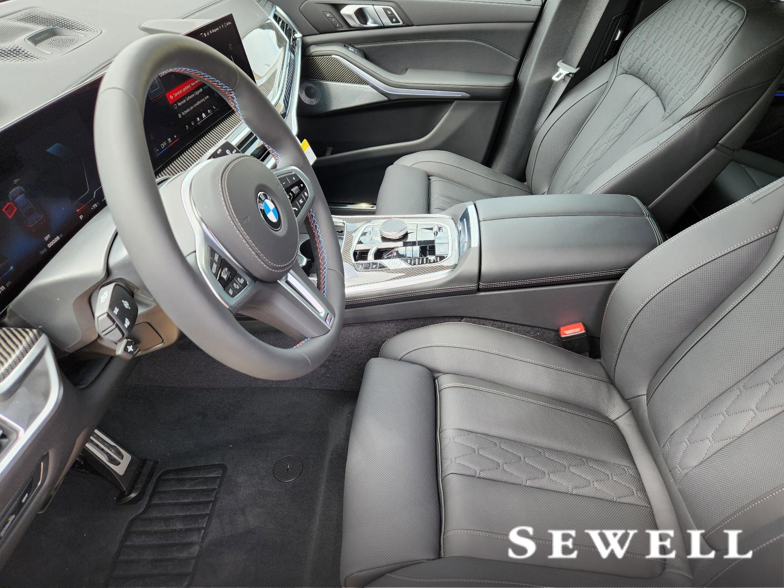 2025 BMW X7 M60i Vehicle Photo in PLANO, TX 75024