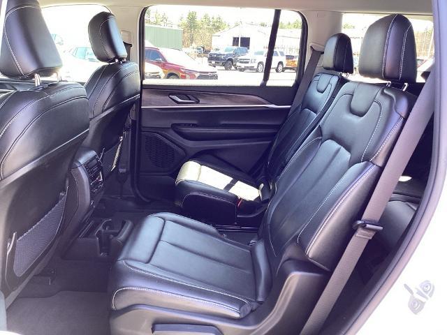 2023 Jeep Grand Cherokee L Vehicle Photo in Gardner, MA 01440