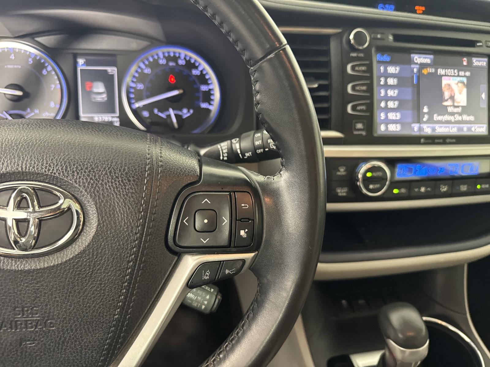 2019 Toyota Highlander Vehicle Photo in GEORGETOWN, TX 78626-7508