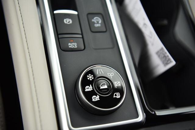 2025 Nissan Pathfinder Vehicle Photo in Ballwin, MO 63011