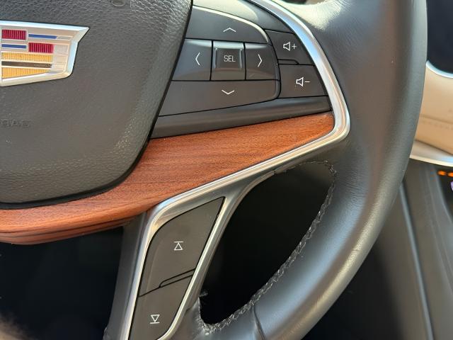 2017 Cadillac XT5 Vehicle Photo in MADISON, WI 53713-3220