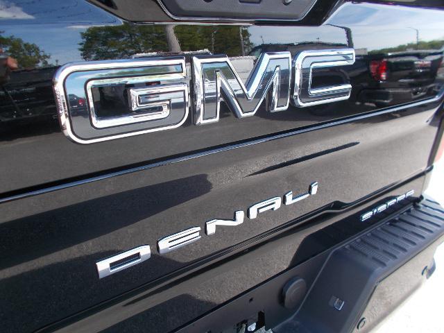 2025 GMC Sierra 3500HD Vehicle Photo in LOWELL, MA 01852-4336