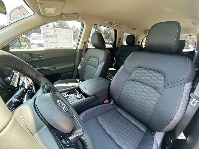2025 Nissan Pathfinder Vehicle Photo in Flemington, NJ 08822