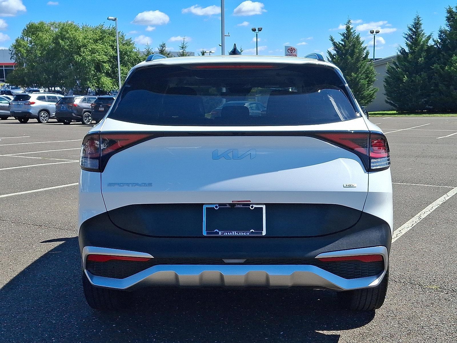 2024 Kia Sportage Hybrid Vehicle Photo in Trevose, PA 19053