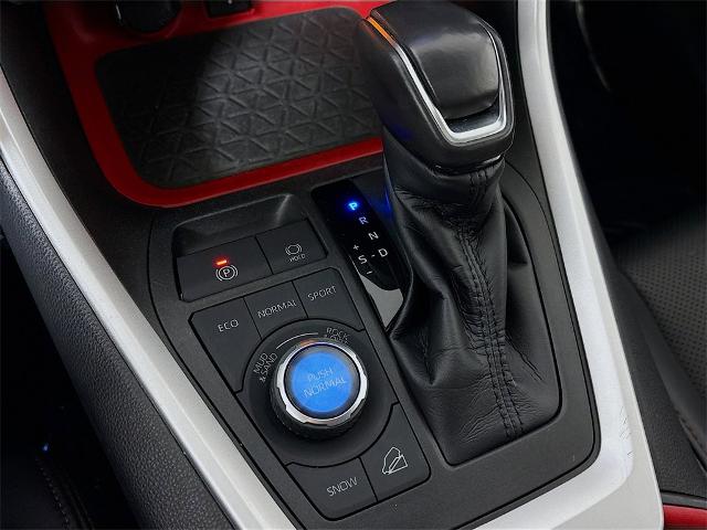 2020 Toyota RAV4 Vehicle Photo in PUYALLUP, WA 98371-4149
