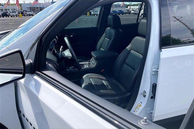 2024 Chevrolet Traverse Limited Vehicle Photo in KANSAS CITY, MO 64114-4502