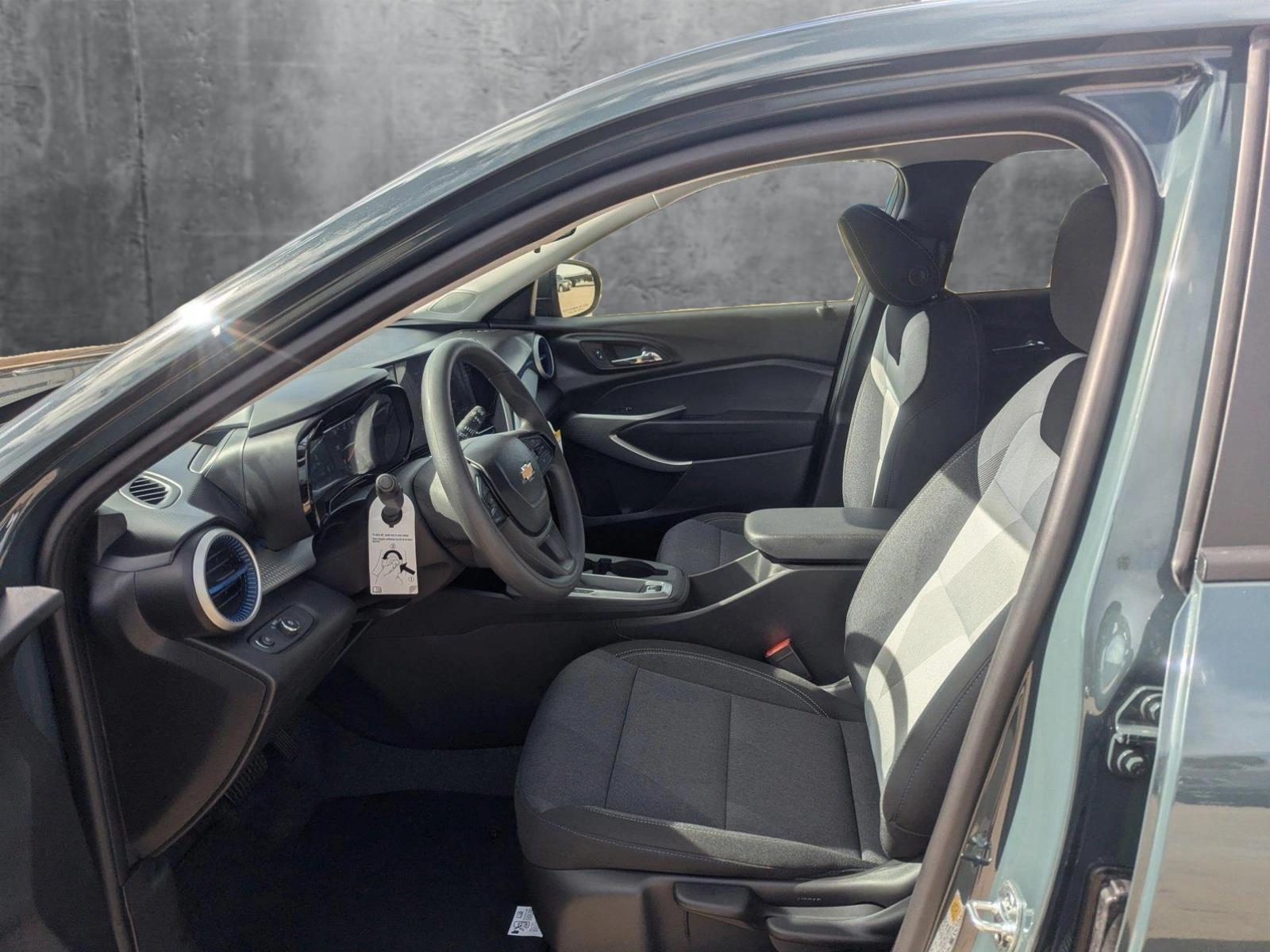 2025 Chevrolet Trax Vehicle Photo in CORPUS CHRISTI, TX 78412-4902