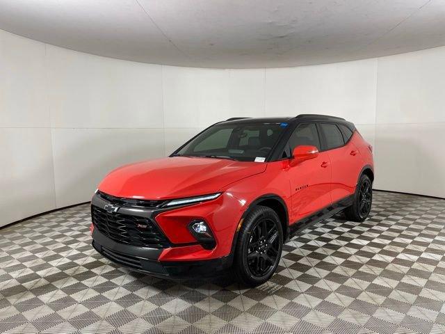 2025 Chevrolet Blazer Vehicle Photo in PHOENIX, AZ 85014-3381