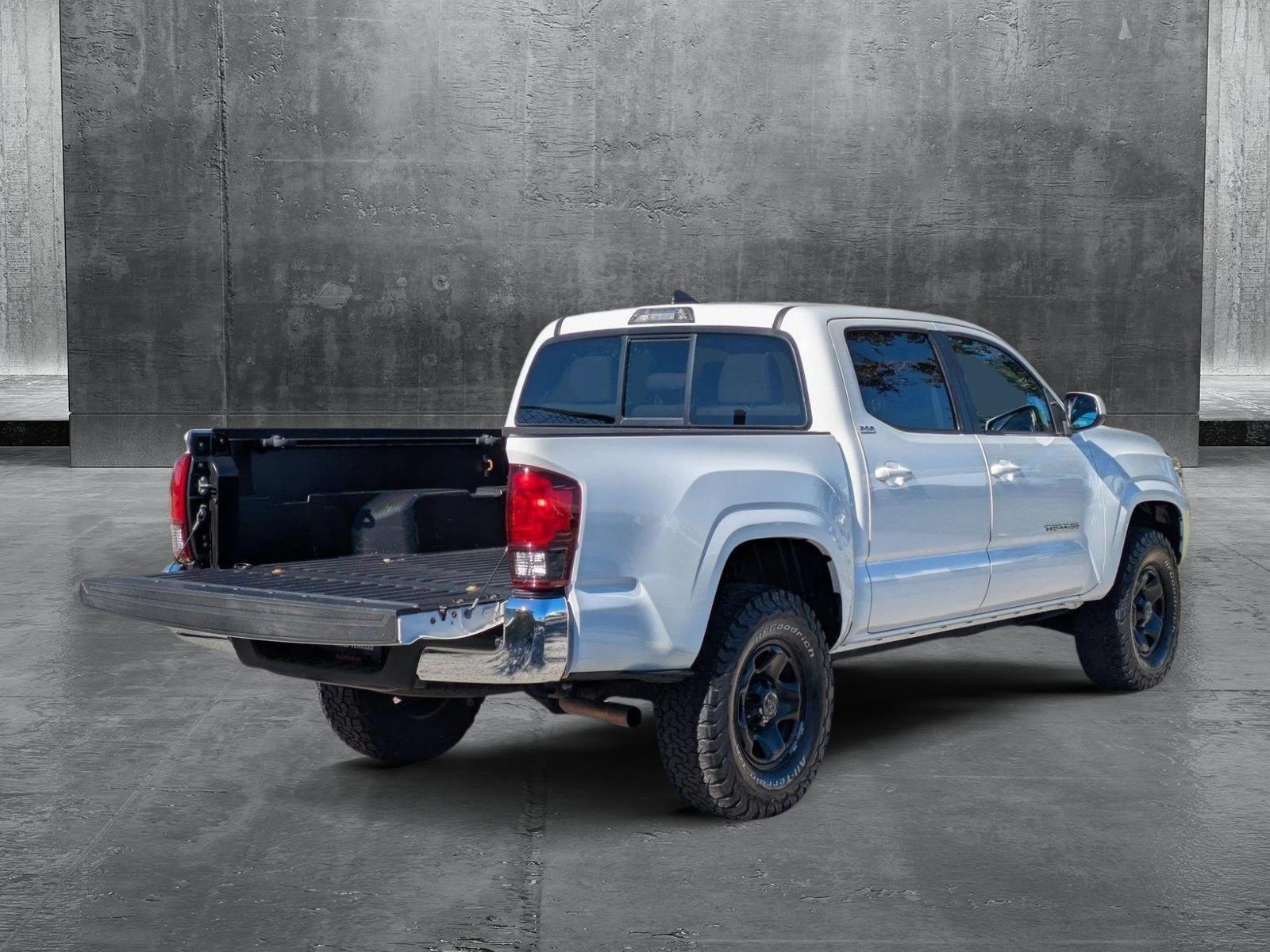 2019 Toyota Tacoma 2WD Vehicle Photo in Sarasota, FL 34231