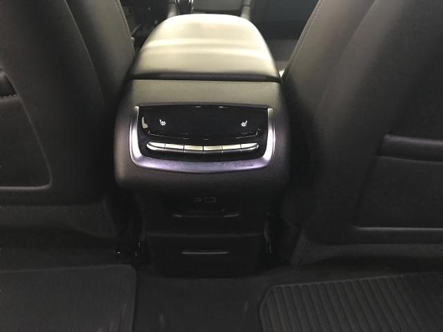 2024 Cadillac XT6 Vehicle Photo in GREEN BAY, WI 54303-3330