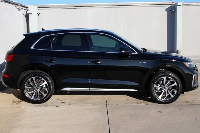 2024 Audi Q5 Vehicle Photo in SUGAR LAND, TX 77478