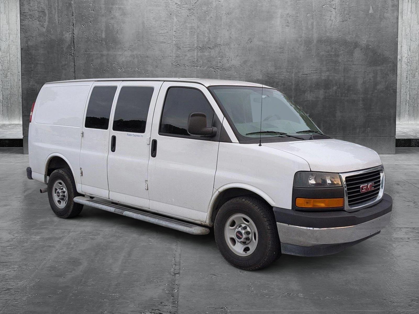 2017 GMC Savana Cargo Van Vehicle Photo in PEMBROKE PINES, FL 33024-6534