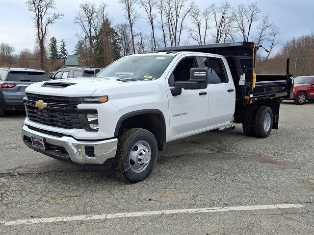 2024 Chevrolet Silverado 3500 HD Chassis Cab Vehicle Photo in PAWLING, NY 12564-3219