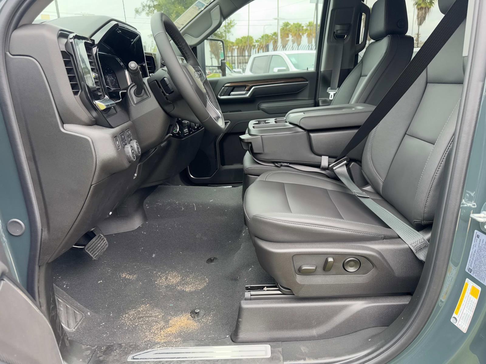 2025 Chevrolet Silverado 2500 HD Vehicle Photo in LOS ANGELES, CA 90007-3794