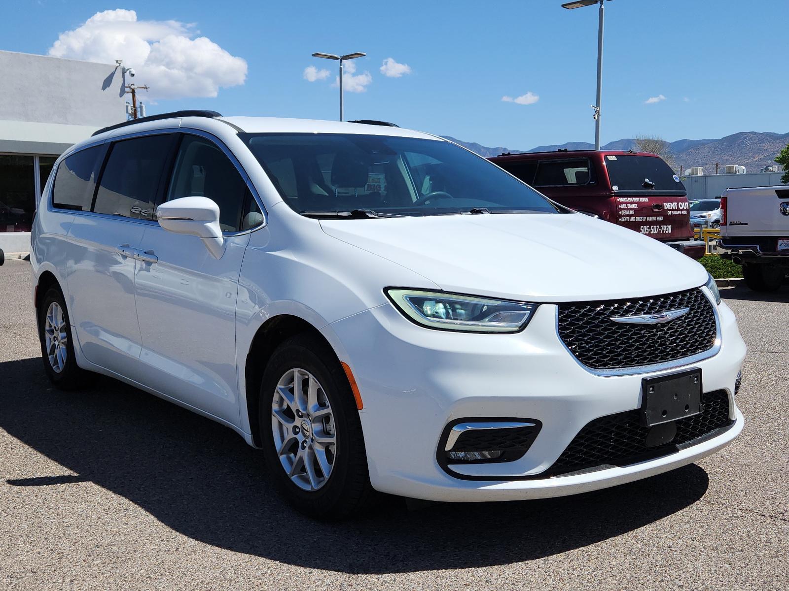 2022 Chrysler Pacifica Vehicle Photo in Albuquerque, NM 87110