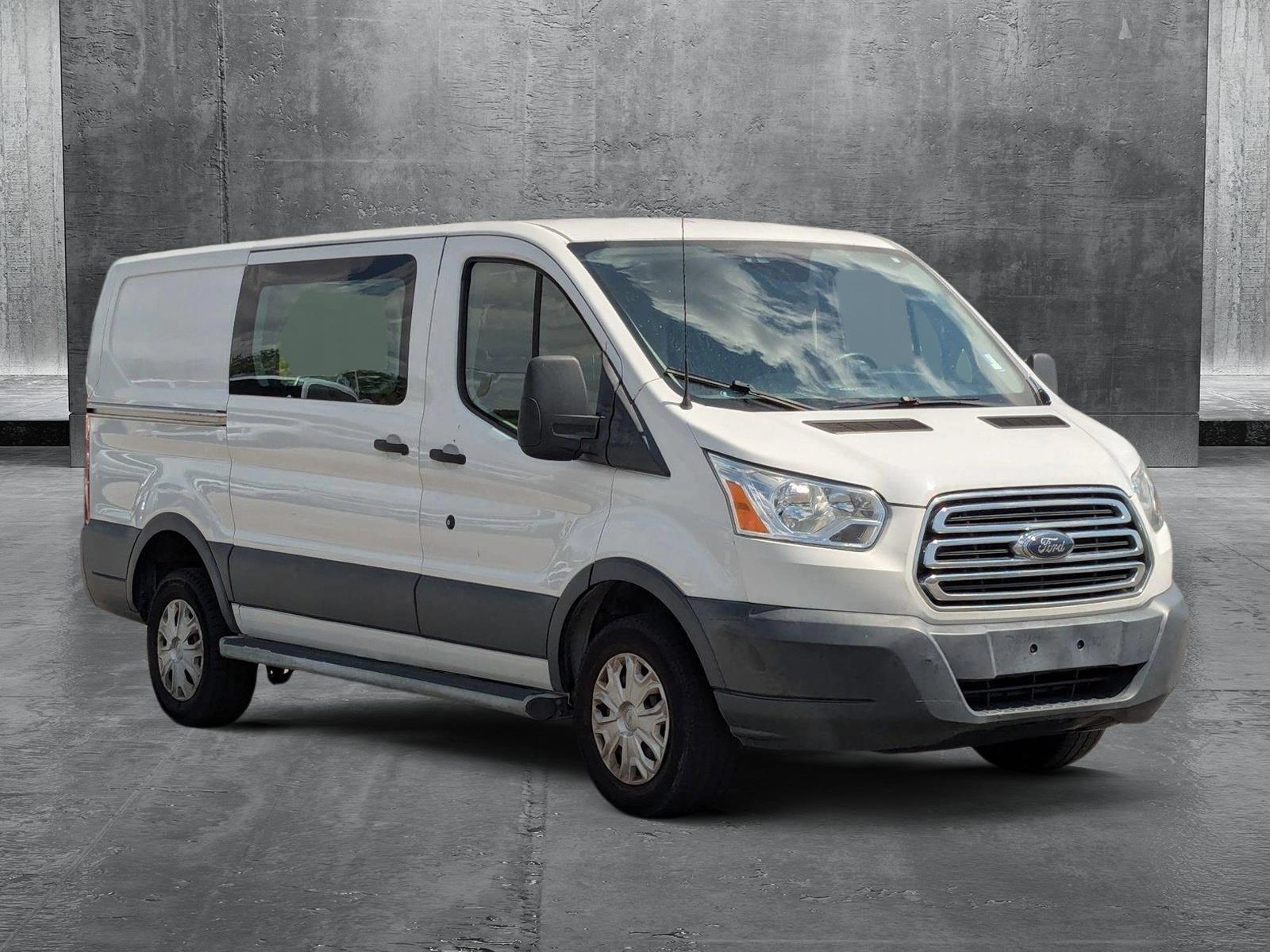 2018 Ford Transit Van Vehicle Photo in St. Petersburg, FL 33713