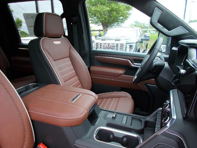 2025 GMC Sierra 2500 HD Vehicle Photo in LOWELL, MA 01852-4336