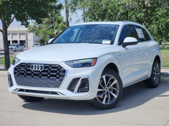 2024 Audi Q5 Vehicle Photo in HOUSTON, TX 77090