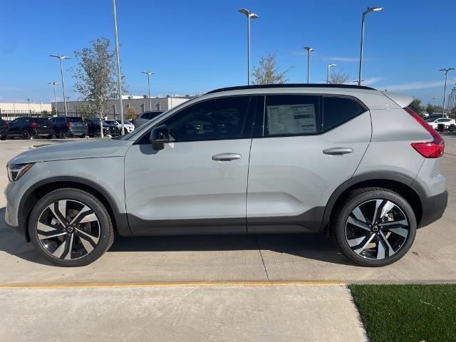 2025 Volvo XC40 Vehicle Photo in Grapevine, TX 76051