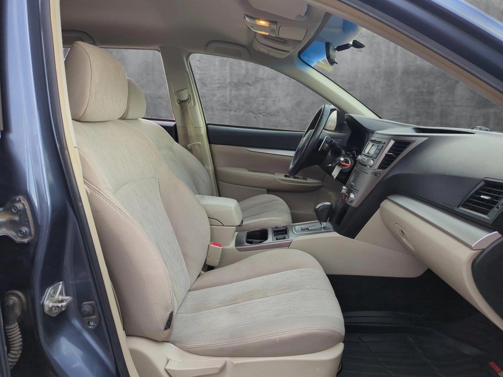 2013 Subaru Outback Vehicle Photo in Memphis, TN 38125