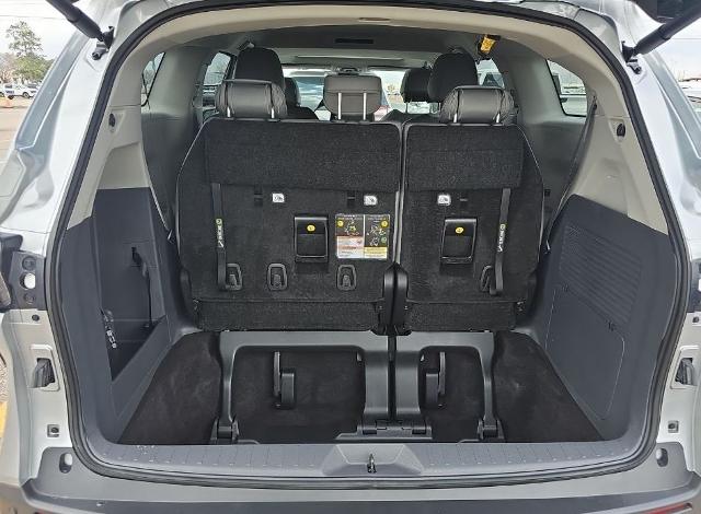 2024 Toyota Sienna Vehicle Photo in San Antonio, TX 78230