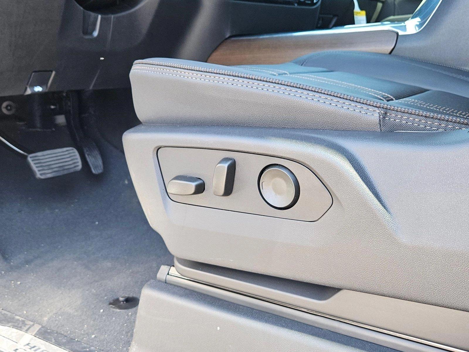2025 Chevrolet Silverado 3500 HD Vehicle Photo in PEORIA, AZ 85382-3715
