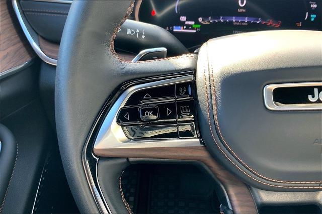 2023 Jeep Grand Cherokee 4xe Vehicle Photo in Kansas City, MO 64114