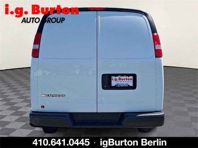 2023 Chevrolet Express Cargo 2500 Vehicle Photo in BERLIN, MD 21811-1121