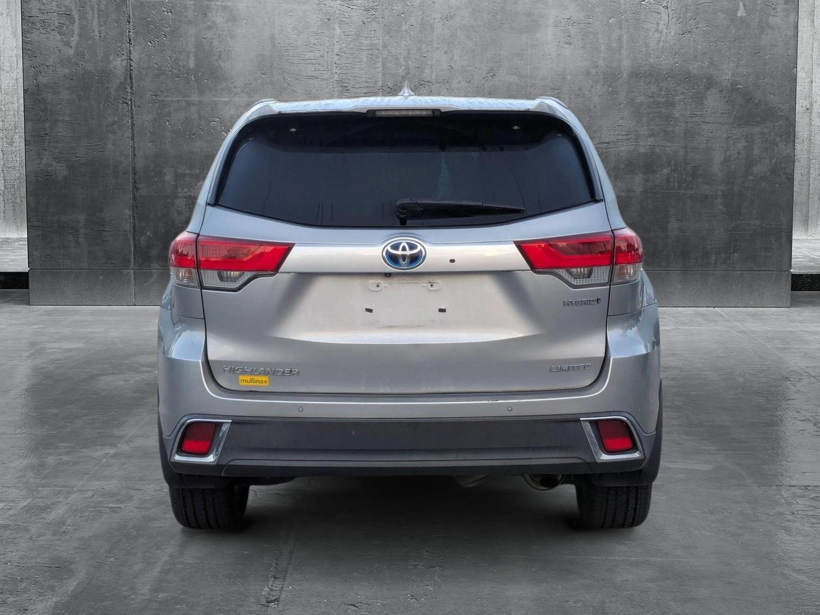 2017 Toyota Highlander Vehicle Photo in PEMBROKE PINES, FL 33024-6534