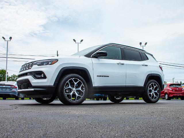 2024 Jeep Compass Vehicle Photo in MADISON, IN 47250-1611