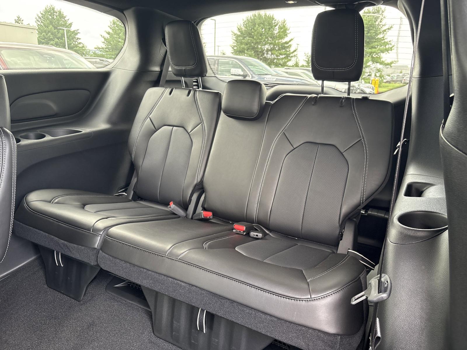 2025 Chrysler Pacifica Vehicle Photo in Mechanicsburg, PA 17050-1707