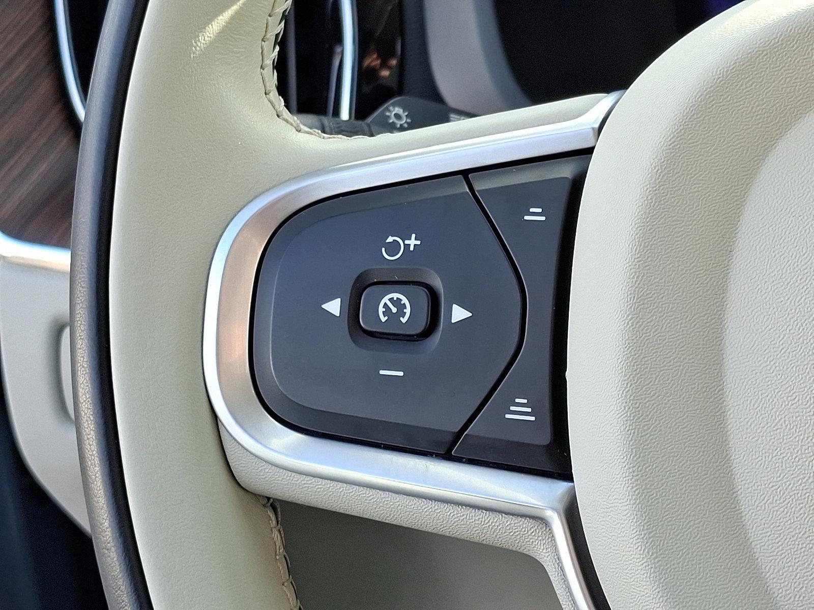 2022 Volvo XC60 Vehicle Photo in Trevose, PA 19053