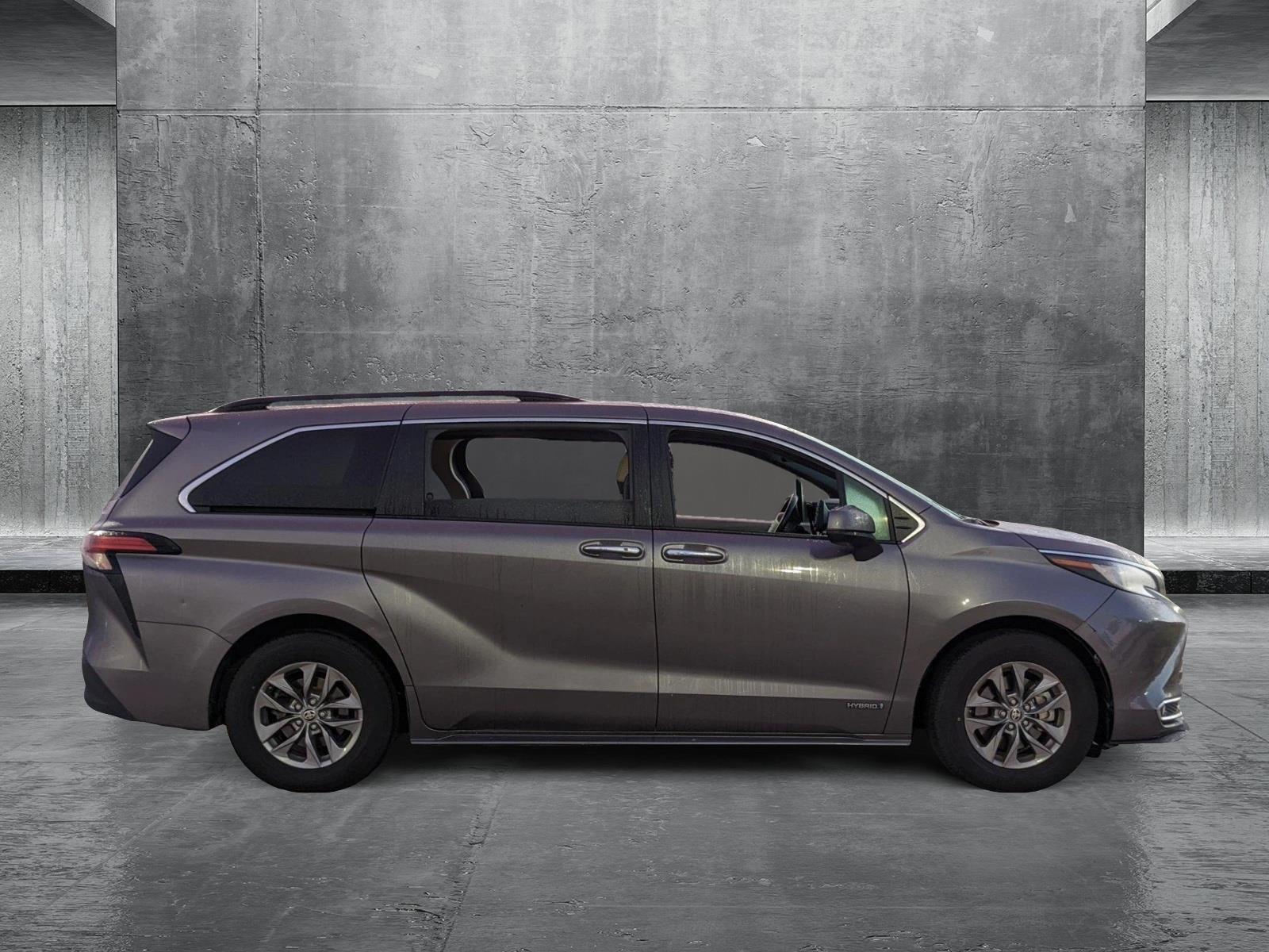 2021 Toyota Sienna Vehicle Photo in Davie, FL 33331