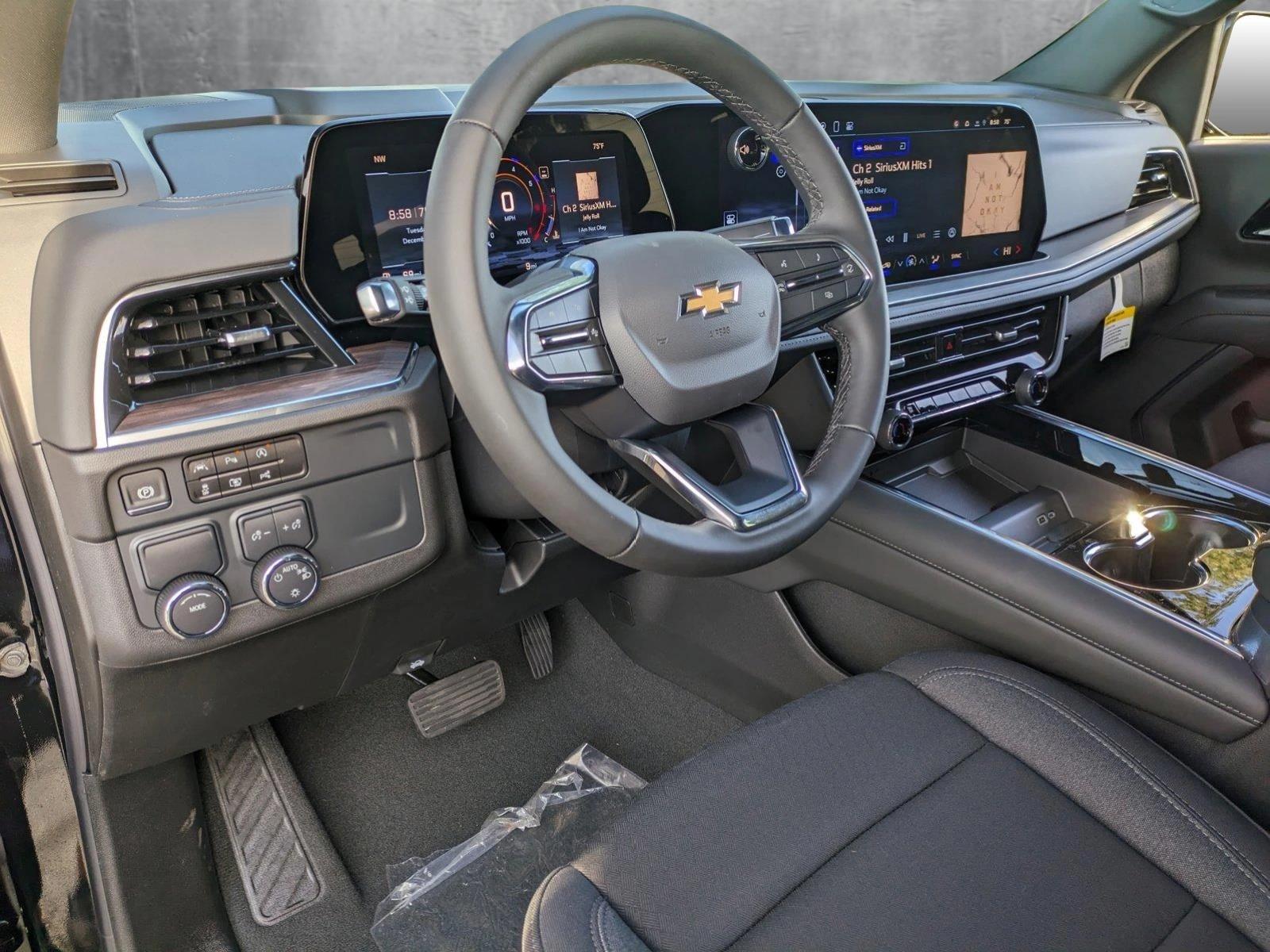 2025 Chevrolet Suburban Vehicle Photo in PEMBROKE PINES, FL 33024-6534