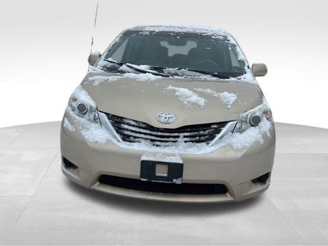 2014 Toyota Sienna Vehicle Photo in MEDINA, OH 44256-9631