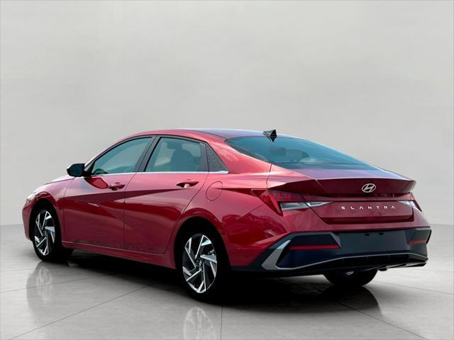 2024 Hyundai ELANTRA Vehicle Photo in Green Bay, WI 54304