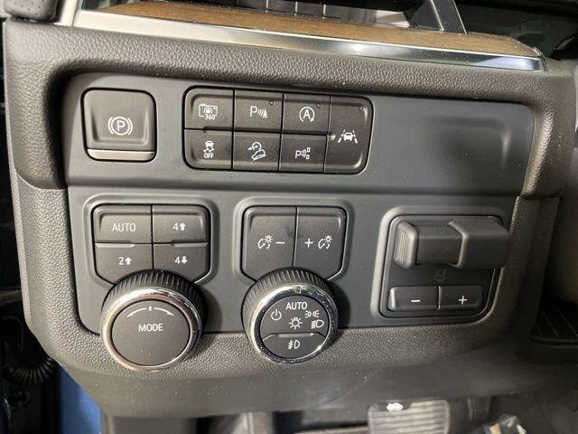 2025 Chevrolet Tahoe Vehicle Photo in PHOENIX, AZ 85014-3381