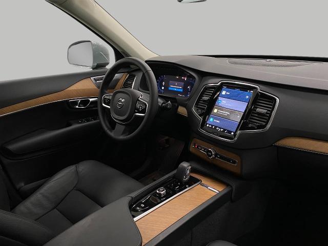 2025 Volvo XC90 Vehicle Photo in Appleton, WI 54913