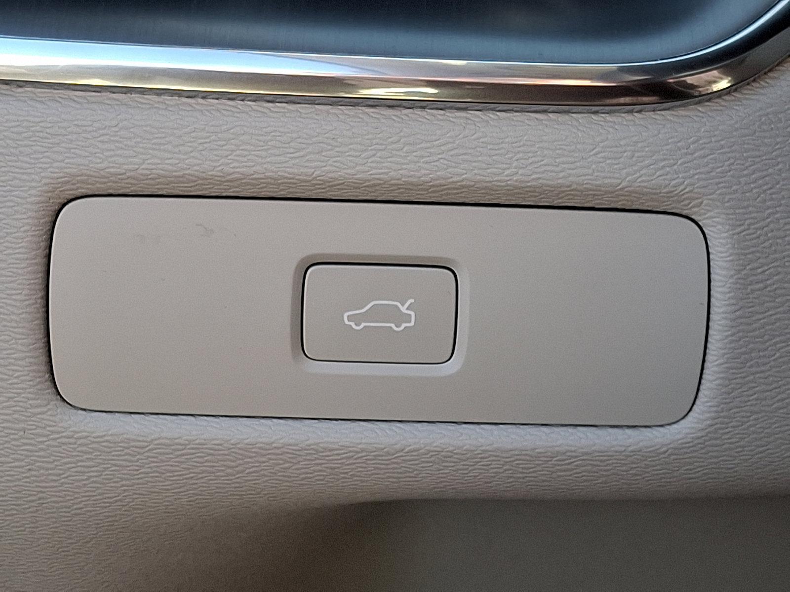 2025 Volvo XC60 Vehicle Photo in Trevose, PA 19053