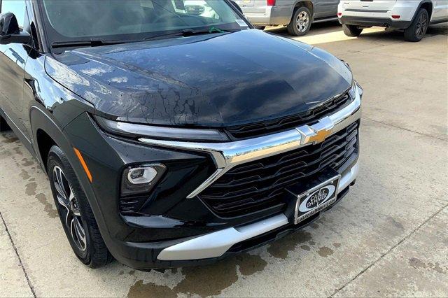 2024 Chevrolet Trailblazer Vehicle Photo in TOPEKA, KS 66609-0000