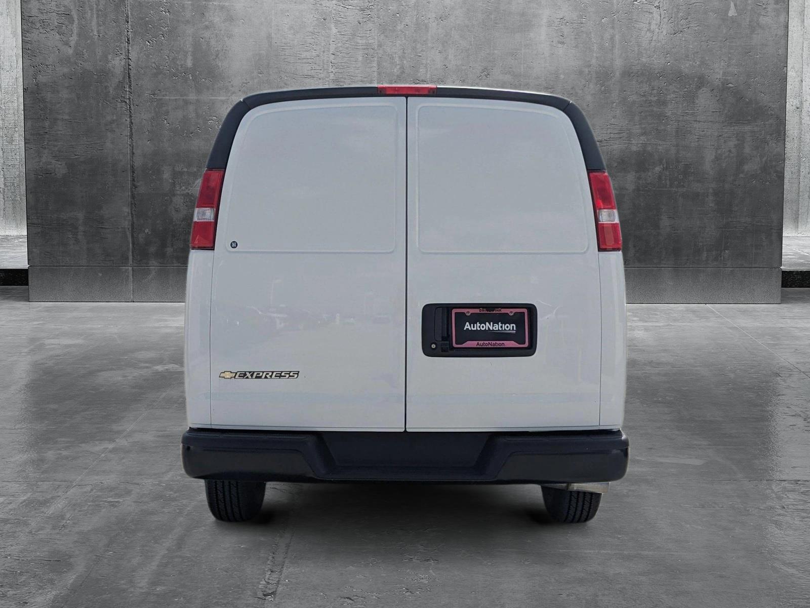 2025 Chevrolet Express Cargo 2500 Vehicle Photo in MIAMI, FL 33172-3015