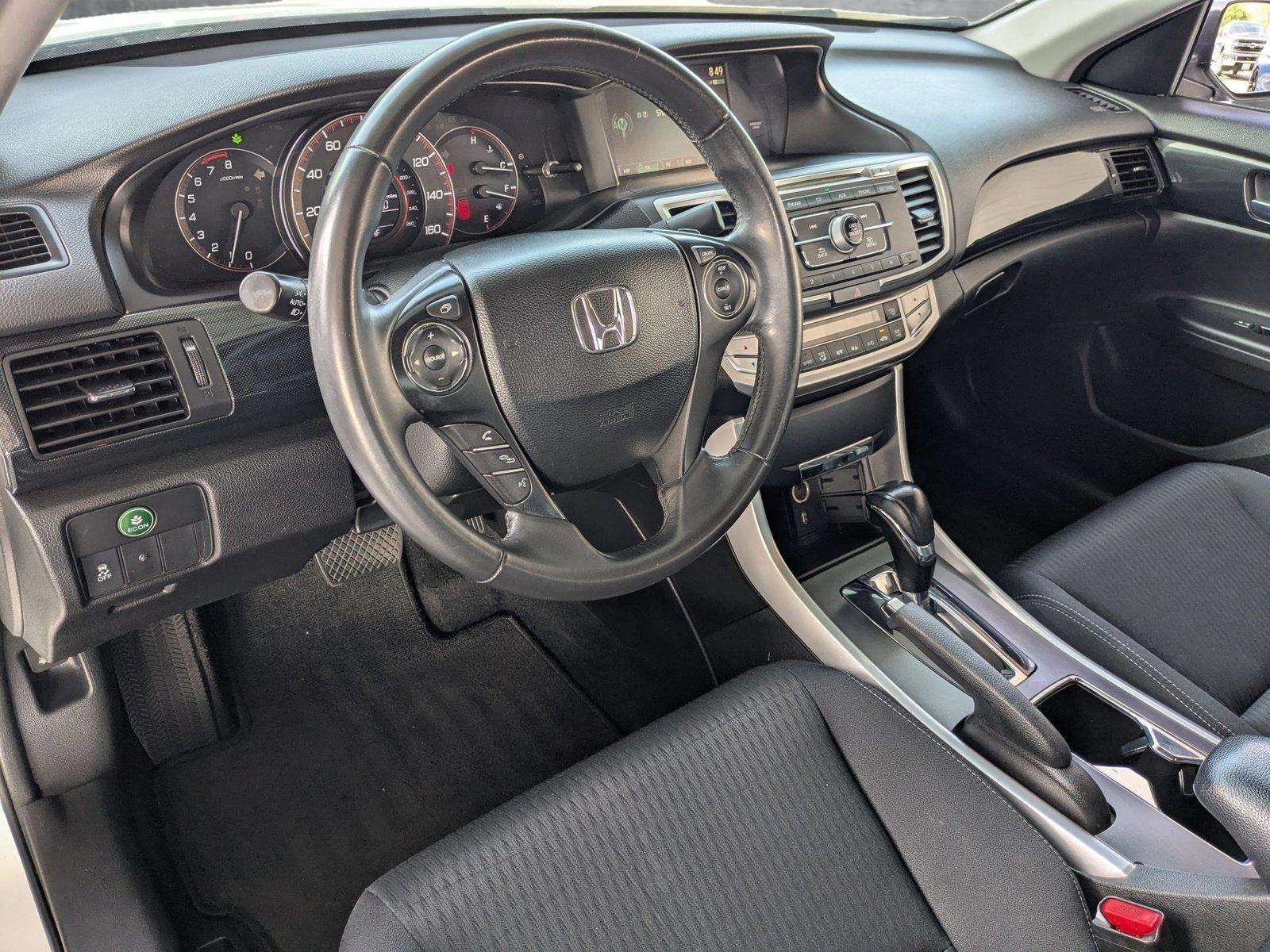 2015 Honda Accord Sedan Vehicle Photo in VALENCIA, CA 91355-1705