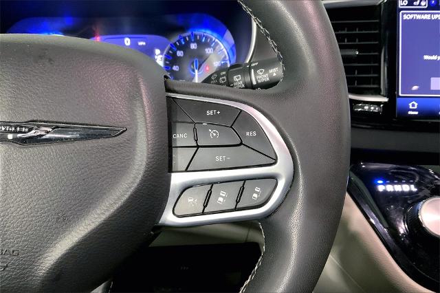 2023 Chrysler Pacifica Vehicle Photo in Lees Summit, MO 64086
