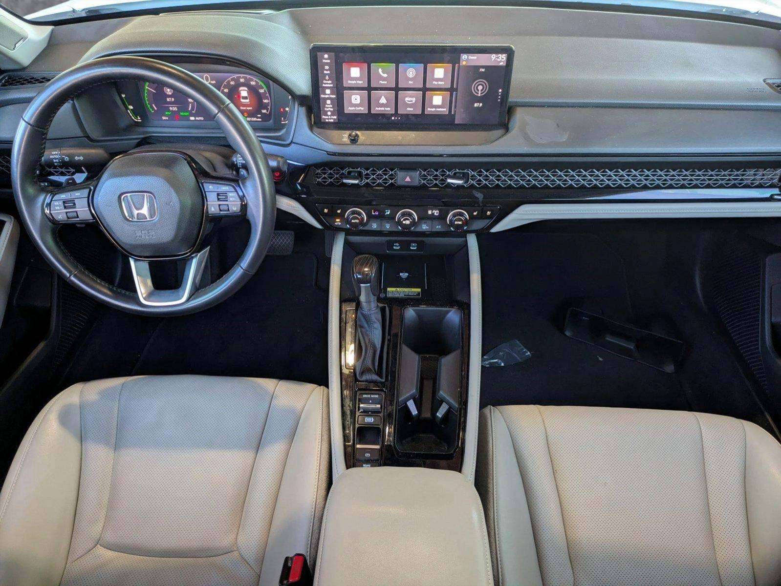 2024 Honda Accord Hybrid Vehicle Photo in Valencia, CA 91355-1794
