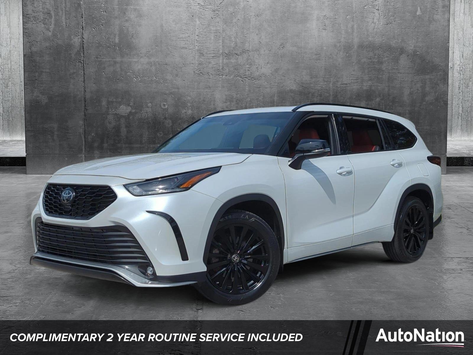 2024 Toyota Highlander Vehicle Photo in Ft. Myers, FL 33907