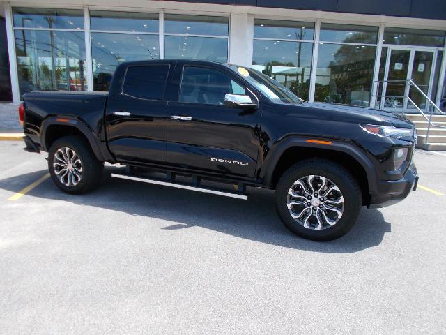 2023 GMC Canyon Vehicle Photo in LOWELL, MA 01852-4336