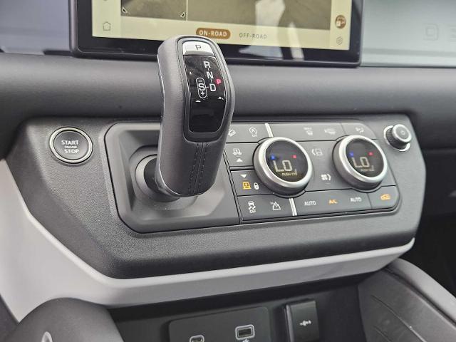2024 Defender Vehicle Photo in AUSTIN, TX 78717