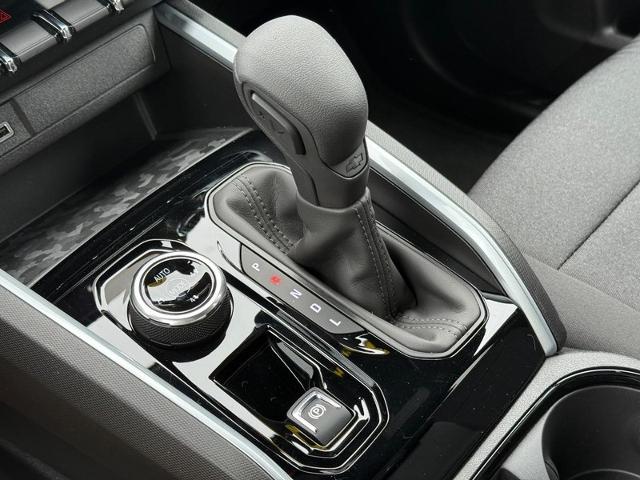 2024 Chevrolet Colorado Vehicle Photo in COLUMBIA, MO 65203-3903