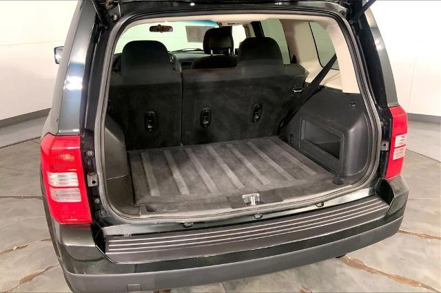 2013 Jeep Patriot Vehicle Photo in Lees Summit, MO 64086
